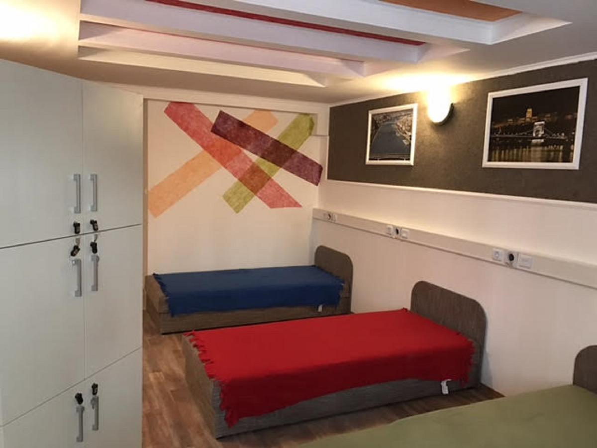 Opera Hostel Boedapest Buitenkant foto