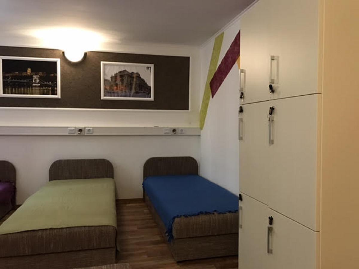 Opera Hostel Boedapest Buitenkant foto