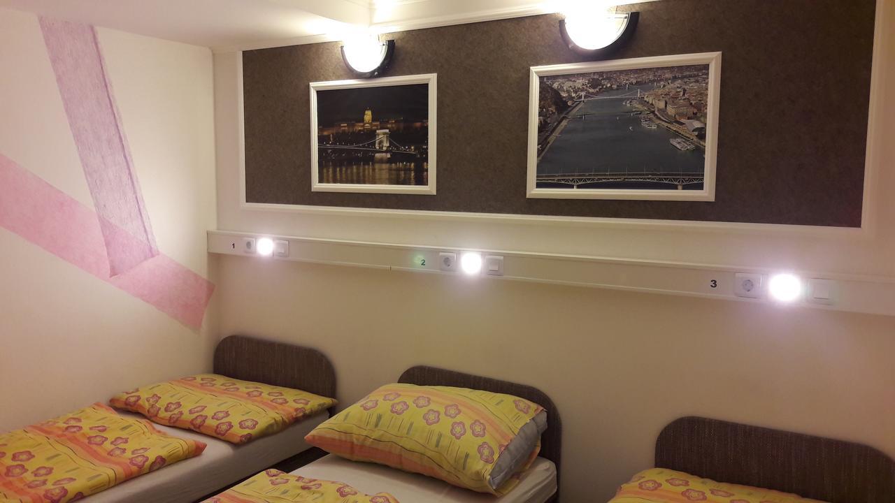 Opera Hostel Boedapest Buitenkant foto