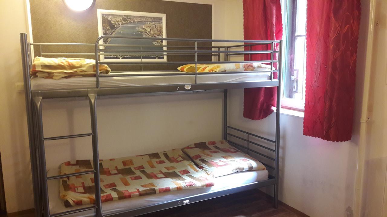 Opera Hostel Boedapest Buitenkant foto